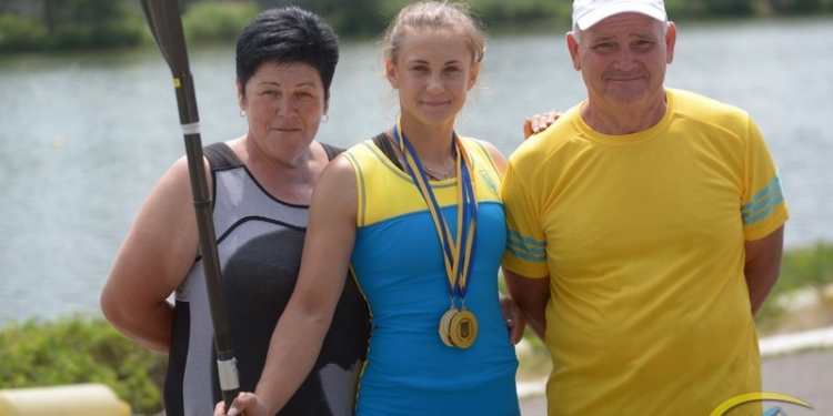 Николаевская байдарочница показала класс на чемпионате Украины среди молодежи – 5 золотых наград!