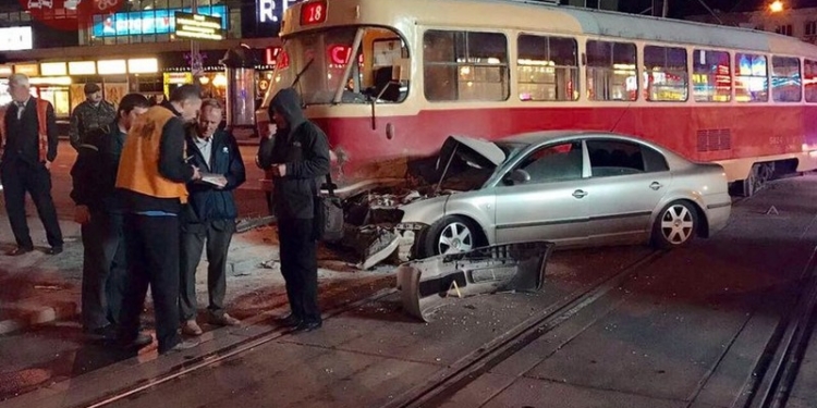 Неужели дело в фамилии? В Киеве нардеп Барна попал в ДТП и был госпитализирован