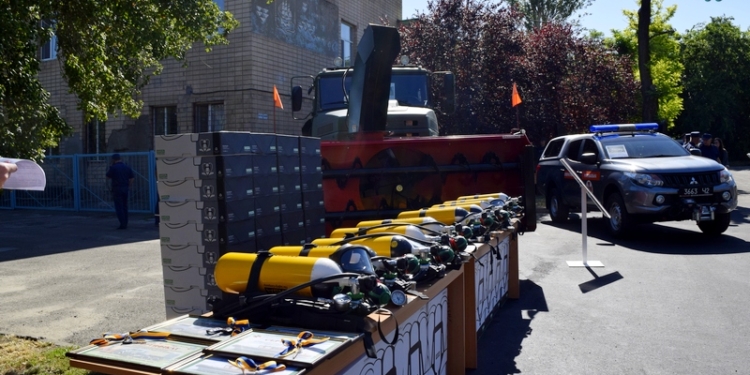 Впервые за последних 8 лет: вице-премьер-министр Иванна Климпуш-Цинцадзе передала николаевским спасателям новое оборудование