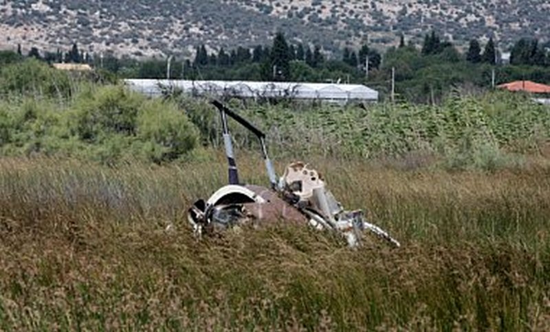 Задел провода: в Греции разбился вертолет 1