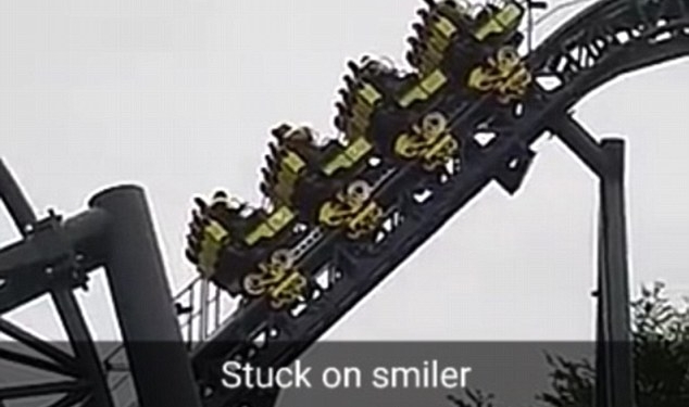 Из-за «технической ошибки» на 45 минут «зависли» кабинки на американских горках в парке развлечений в Великобритании