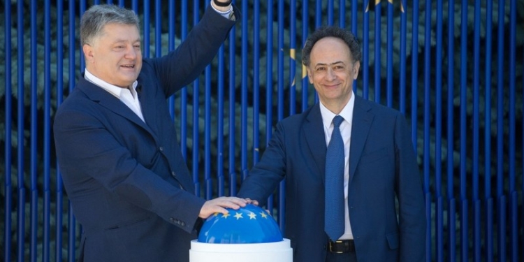 Президент Украины и глава Представительства ЕС в Украине запустили «таймер безвиза»