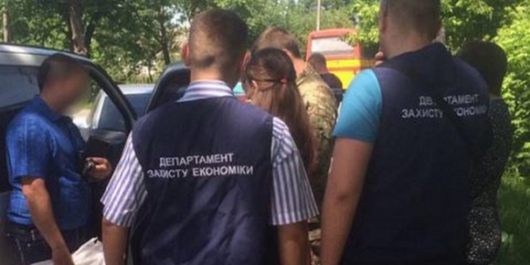 В Ивано-Франковской области глава сельсовета требовал 40 тыс.грн. от АТОшника взятку за земельный участок