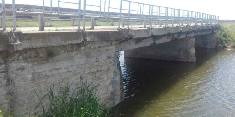 В Николаевской области начат ремонт моста через Высунь. Впервые после 1972 года