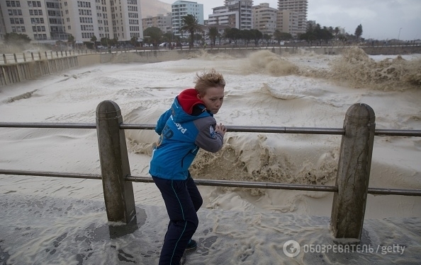 В ЮАР бушует самый сильный за последние 30 лет шторм