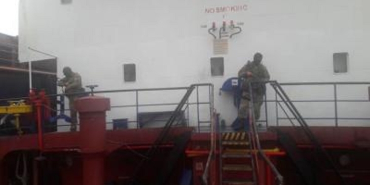 В Одесской области арестовали молдавское судно, которое незаконно переправляло моряков в Крым