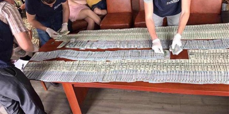 В Волынской области изъяли “черную кассу” таможни – Луценко