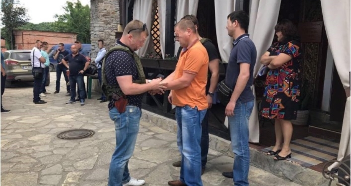 Депутата Хмельницкого облсовета взяли на взятке $50 тыс. – обещал свое «содействие»