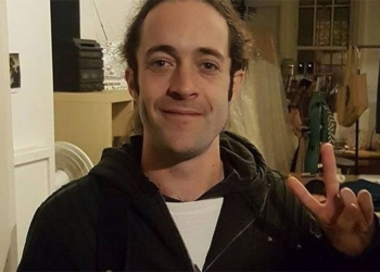 Австралиец вживил проездной себе в руку