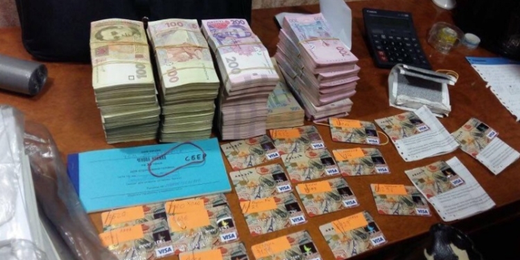 В Николаеве донецкие фискалы ликвидировали конвертцентр с оборотом 1,5 млрд.грн.