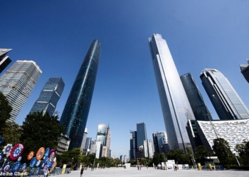 В китайском городе Гуанчжоу появился самый быстрый в мире лифт