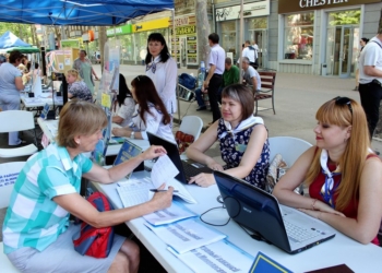 Николаевцы сегодня активно искали работу. На Соборной