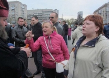 В Днепре задержали местную жительницу, ранее напавшую с молотком на бойца АТО в оперном театре