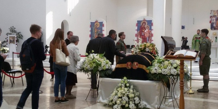 Проводить в последний путь: киевляне прощаются с Любомиром Гузаром