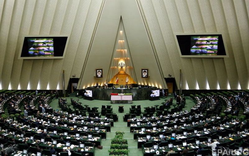 В парламенте Ирана произошла перестрелка 1