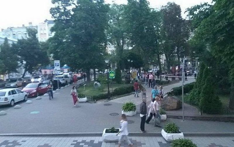 В центре Киева зарезали участника АТО, заступившегося за своего сына-музыканта 4