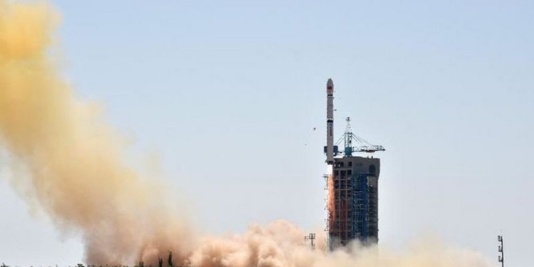 Китайцы вывели на орбиту телескоп для изучения черных дыр