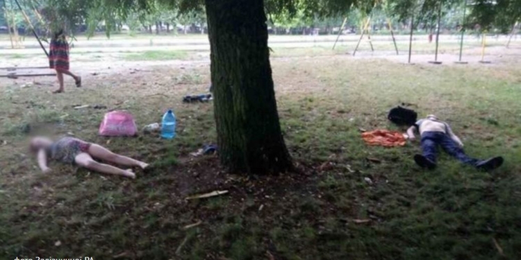 Во Львове молния убила отца и дочь, еще двое в больнице