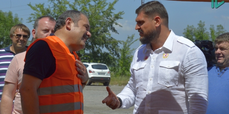 На Николаевщине приступили к ремонту трассы Н-11. Губернатор Савченко остался недоволен стартом