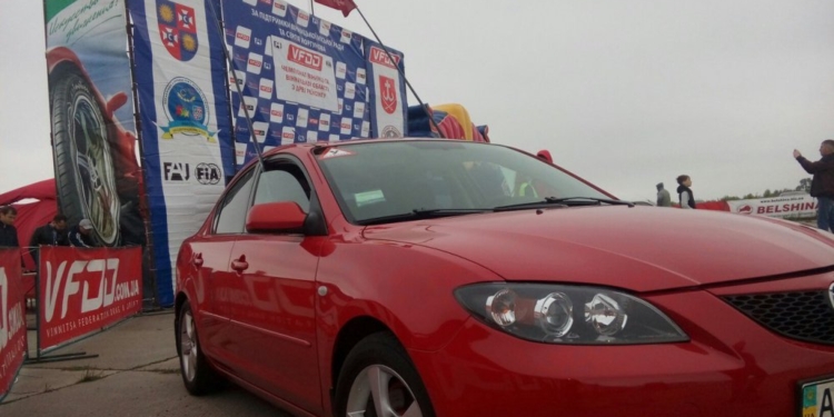 Людей с инвалидностью бесплатно научат вождению авто