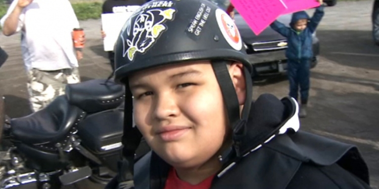 200 байкеров привезли в школу 10-летнего мальчишку, которого травили одноклассники