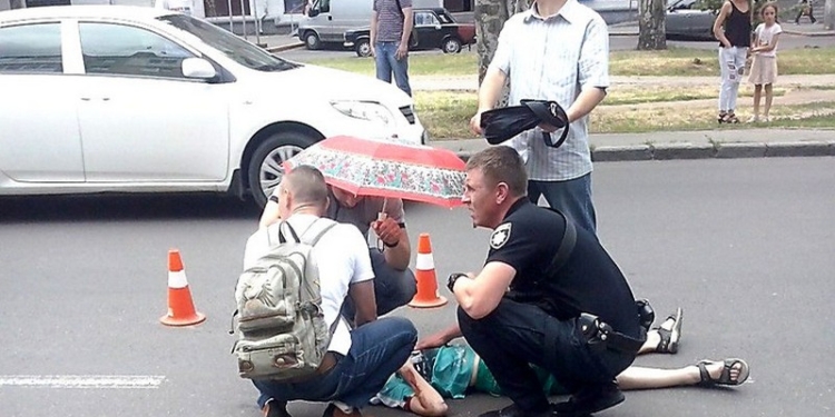 В Николаеве машина сбила школьника на пешеходном переходе