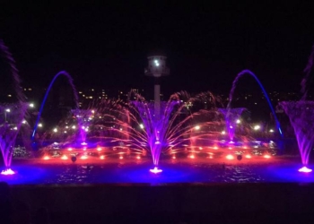 Великолепное зрелище: в Умани открыли грандиозный свето-музыкальный фонтан