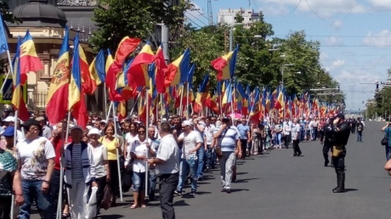 В Кишиневе протестовали против изменения избирательной системы Молдовы 2