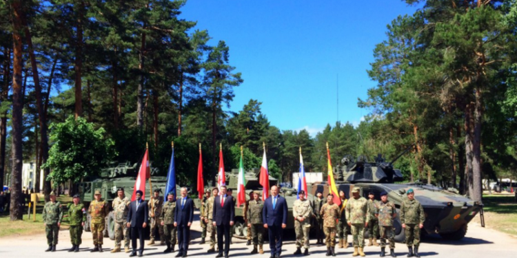 В Латвии официально начал действовать батальон НАТО численностью более 1000 человек