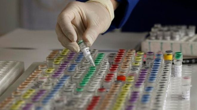 Умершего голландского врача обвиняют в том, что при искусственном оплодотворении он использовал свою сперму 1