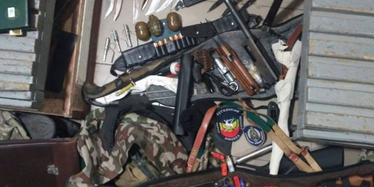 В Харькове задержали двух пограничников, перевозивших оружие из зоны АТО