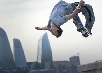 В Китае установили 300-метровую трассу для паркура