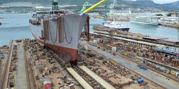 Самый большой в мире парусник спущен на воду в Хорватии