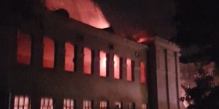 Взрыв и пожар в здании Минобороны в Одессе