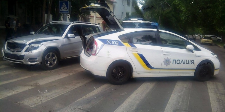 Второй раз за неделю: патрульный Prius попадает в ДТП в центре Николаева