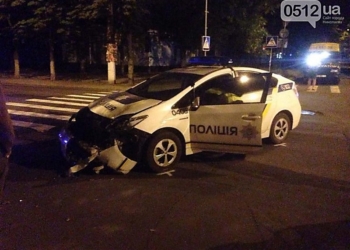 В Николаеве полицейский Prius попал в ДТП