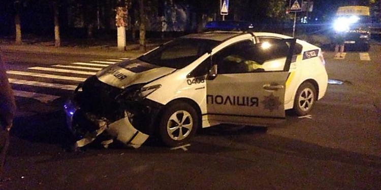 В Николаеве полицейский Prius попал в ДТП