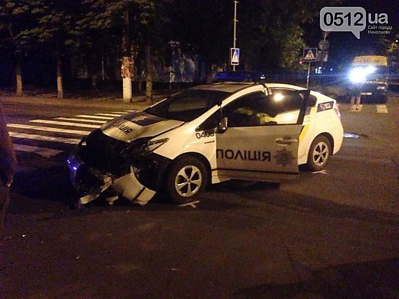 В Николаеве полицейский Prius попал в ДТП 2