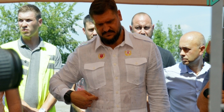 На Николаевщине приступили к ремонту трассы Н-11. Губернатор Савченко остался недоволен стартом