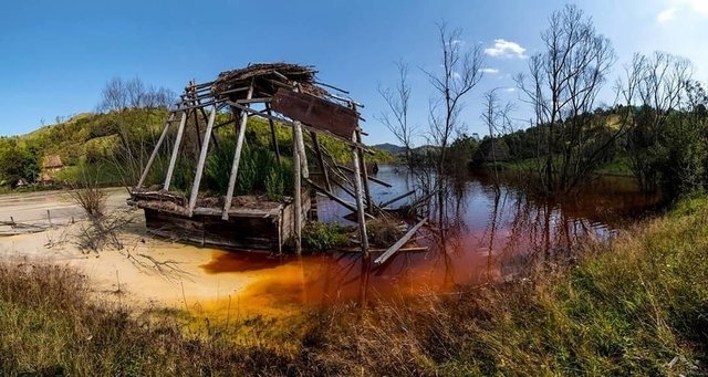 В Румынию деревню затопили токсичные отходы