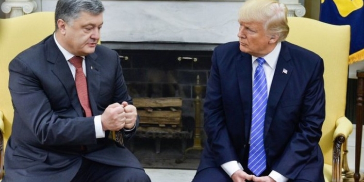 Порошенко заявил, что не верит в связи Трампа с РФ