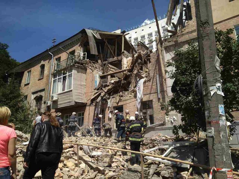 Разбор конструкций разрушившегося из-за взрыва дома в Киеве завершен – под завалами нашли тело еще одного человека 1
