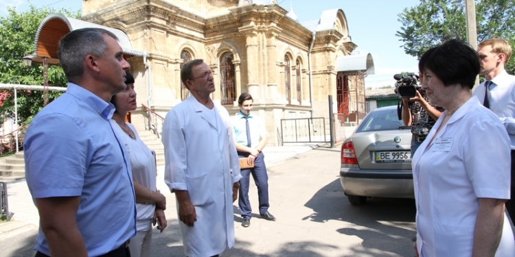 Николаев получил современные медицинские кровати в качестве гуманитарной помощи от немцев