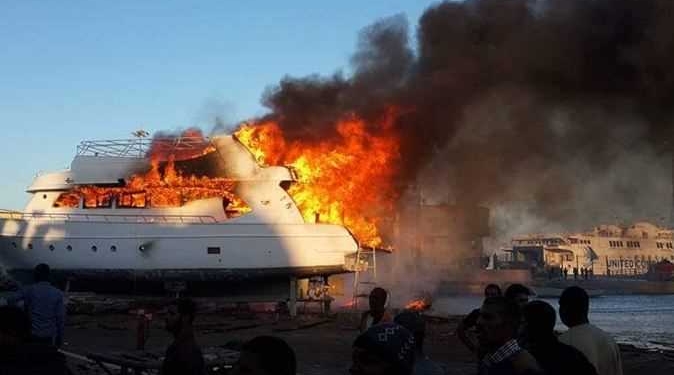 В Египте загорелось судно с туристами