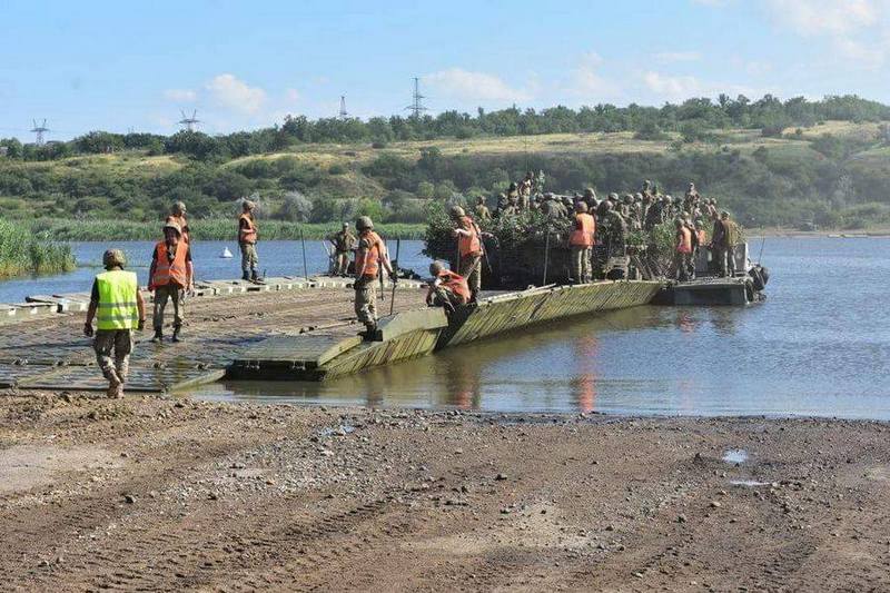 В воздухе, на море и на земле: николаевские десантники участвуют в бригадных тактических учениях частей ВДВ 3