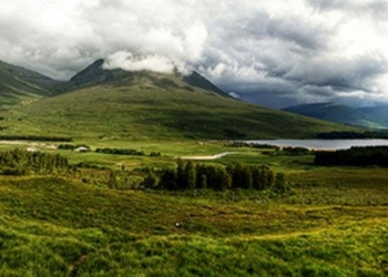 В Европе выставили на продажу шотландский остров Алва – там есть церковь, ресторан и коттеджи