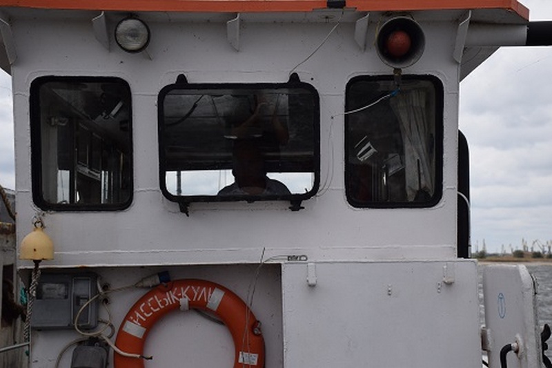 Портовики «Ника-Теры» спасли 60-летнего мужчину и 14-летнего мальчика, терпящих бедствие на лодке в лимане 1