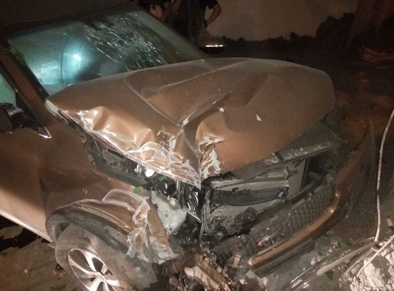 В Николаеве пьяный водитель пытался сбежать от патрульных и врезался в бетонную стену 1