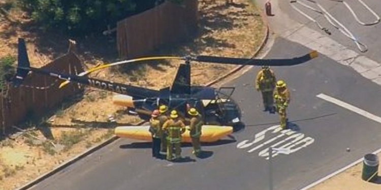 Крушение или аварийная посадка? В США вертолет сел прямо на улицу