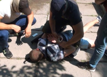 В Николаеве группа злоумышленников вмешивалась в Государственные электронные реестры, а «переписанное» на других чужое имущество продавала